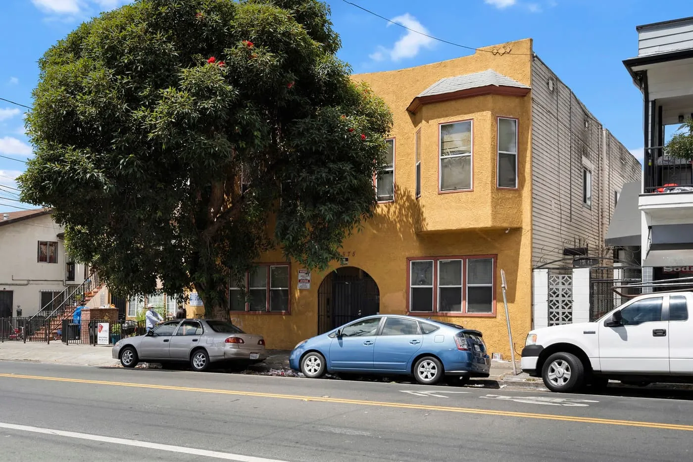 2575 Fruitvale Ave, Oakland — primary photograph